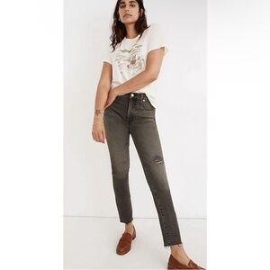 Madewell The Perfect Vintage Jean in Cosner Wash: Knee-Rip Edition